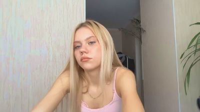 HaileyMillea live cam on Cam4