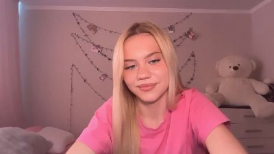 HaileyMillea live cam on Cam4