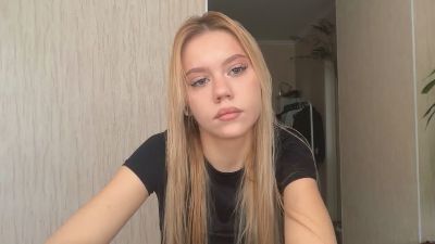 HaileyMillea live cam on Cam4