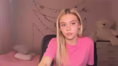 HaileyMillea live cam on Cam4