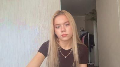 HaileyMillea live cam on Cam4