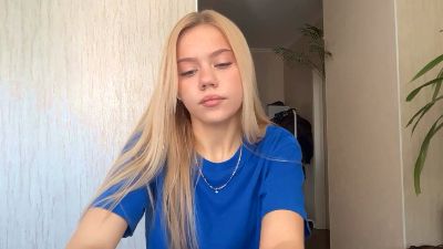 HaileyMillea live cam on Cam4