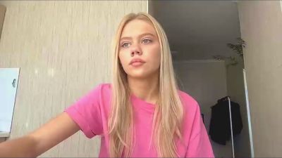 HaileyMillea live cam on Cam4