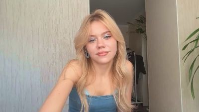 HaileyMillea live cam on Cam4