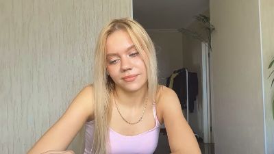 HaileyMillea live cam on Cam4