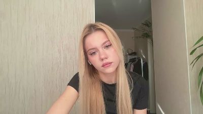 HaileyMillea live cam on Cam4