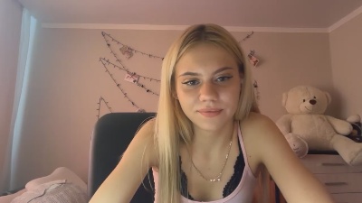 HaileyMillea live cam on Cam4