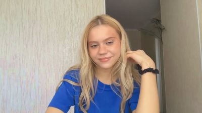 HaileyMillea live cam on Cam4