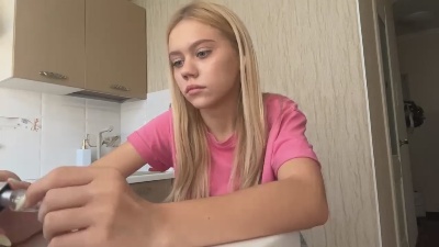 HaileyMillea live cam on Cam4