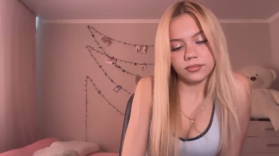 HaileyMillea live cam on Cam4