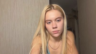 HaileyMillea live cam on Cam4