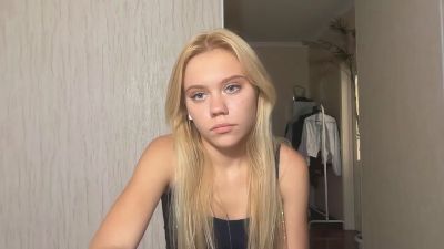 HaileyMillea live cam on Cam4
