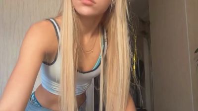 HaileyMillea live cam on Cam4