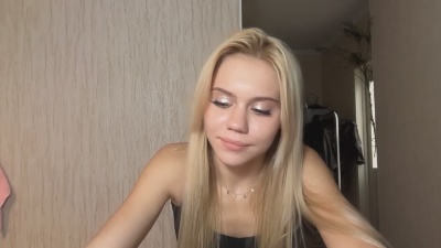 HaileyMillea live cam on Cam4