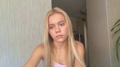 HaileyMillea live cam on Cam4