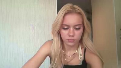HaileyMillea live cam on Cam4