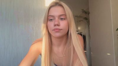 HaileyMillea live cam on Cam4