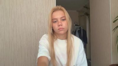 HaileyMillea live cam on Cam4