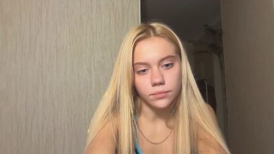 HaileyMillea live cam on Cam4