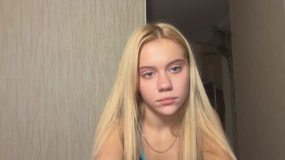 HaileyMillea live cam on Cam4