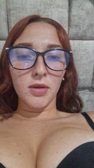 Haily_44 live cam on Cam4