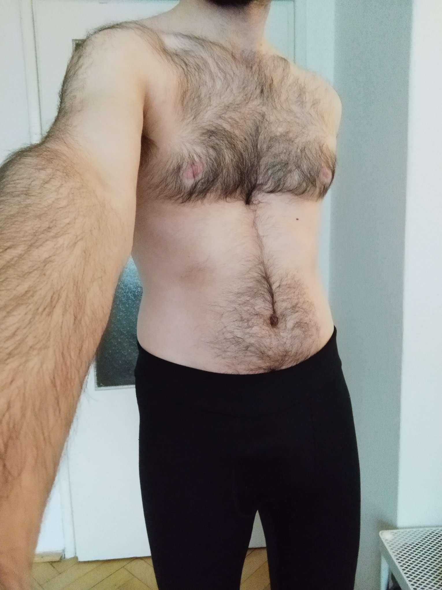 HairyFrenchMan live cam on Cam4