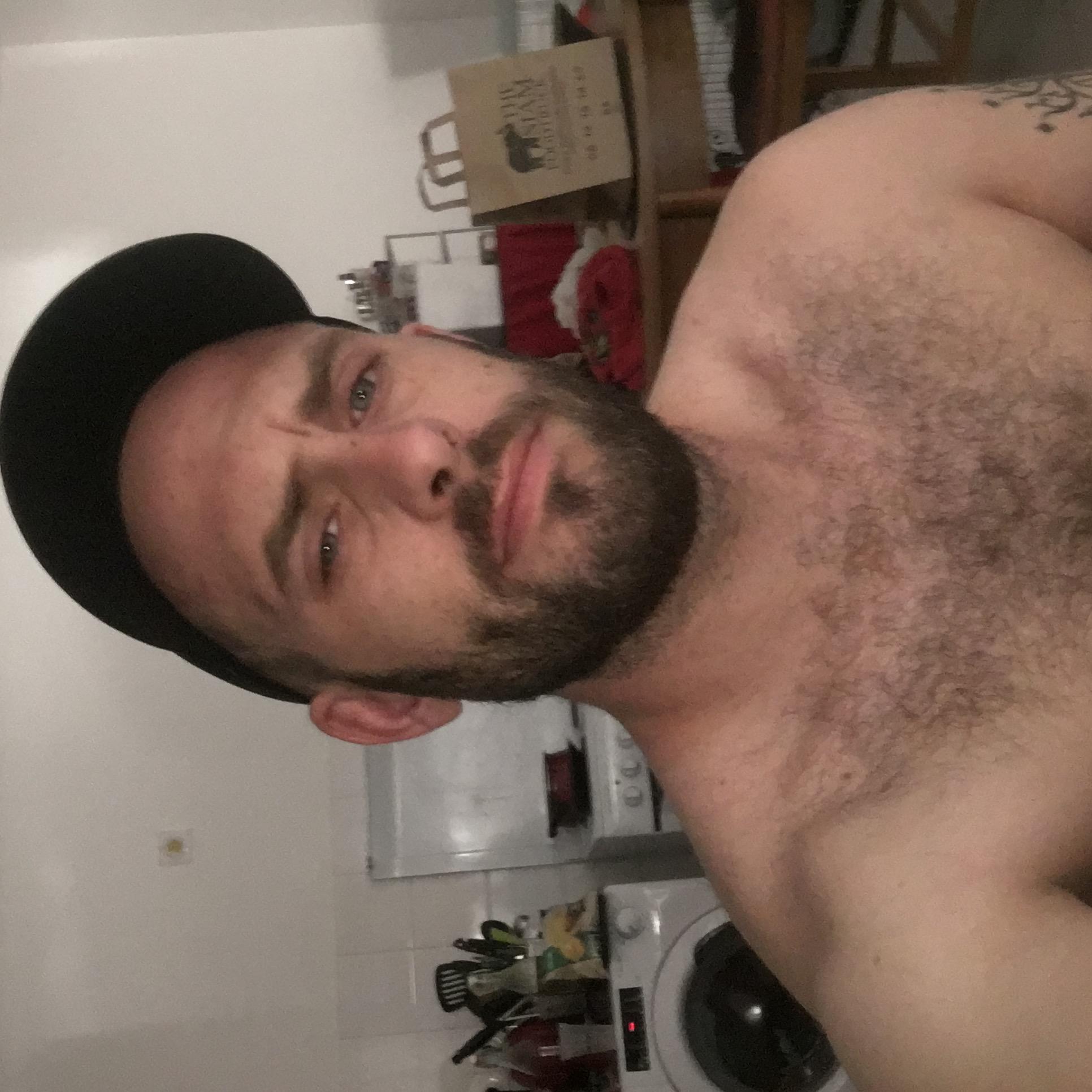 HairyGuy06 live cam on Cam4