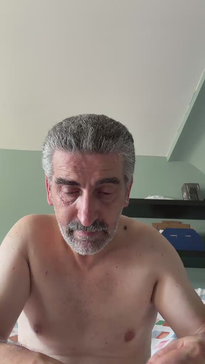 Hakan_bursa live cam on Cam4