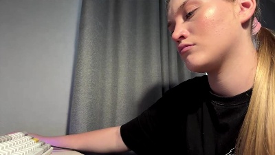 HaleyHoe live cam on Cam4