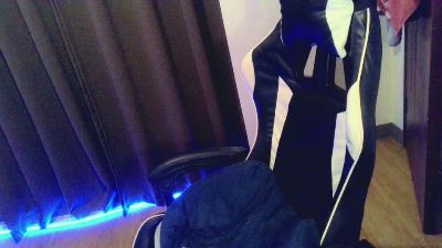 Haliya_18 live cam on Cam4