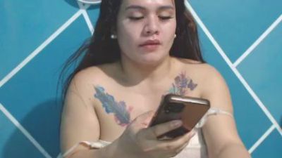 Haliya_18 live cam on Cam4