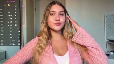 HalleyHinnen live cam on Cam4