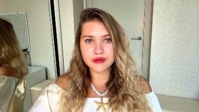 HalleyHinnen live cam on Cam4