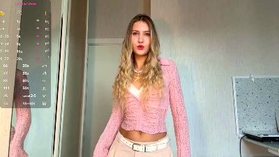 HalleyHinnen live cam on Cam4