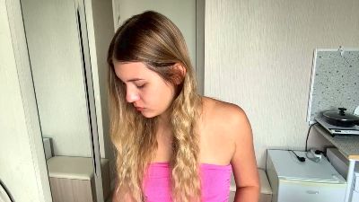 HalleyHinnen live cam on Cam4