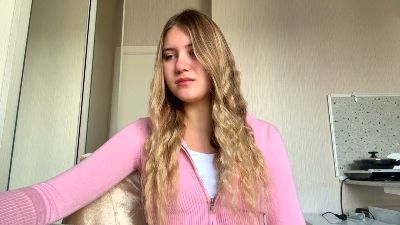 HalleyHinnen live cam on Cam4
