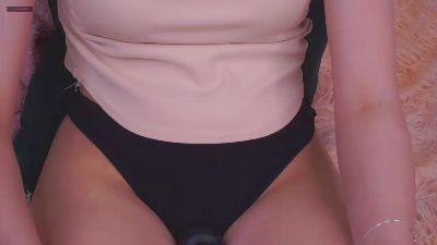 HallieBulfer live cam on Cam4