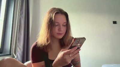 HallieGrieves live cam on Cam4