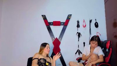 Hana_and_Lola live cam on Cam4