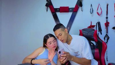 Hana_and_Zeta live cam on Cam4