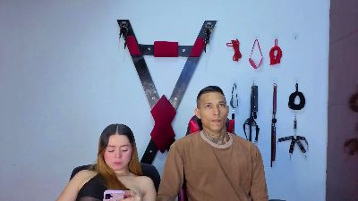 Hana_and_Zeta live cam on Cam4