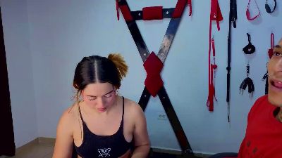 Hana_and_Zeta live cam on Cam4