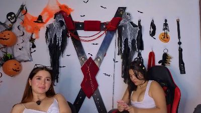 HanaandChantal live cam on Cam4