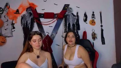 HanaandChantal live cam on Cam4