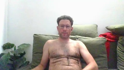 HandsomeGuy1983 live cam on Cam4