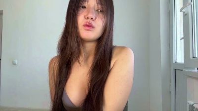 HannahKayrouz live cam on Cam4