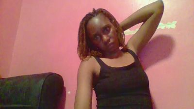 Happiness_1 live cam on Cam4