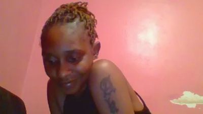 Happiness_1 live cam on Cam4