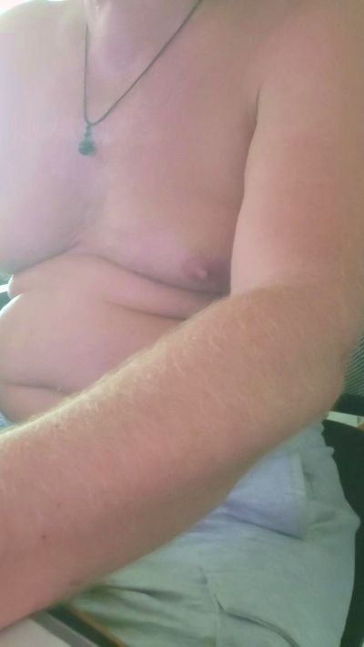 HappyToShowOff live cam on Cam4
