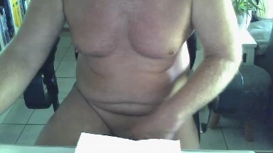 HappyToShowOff live cam on Cam4